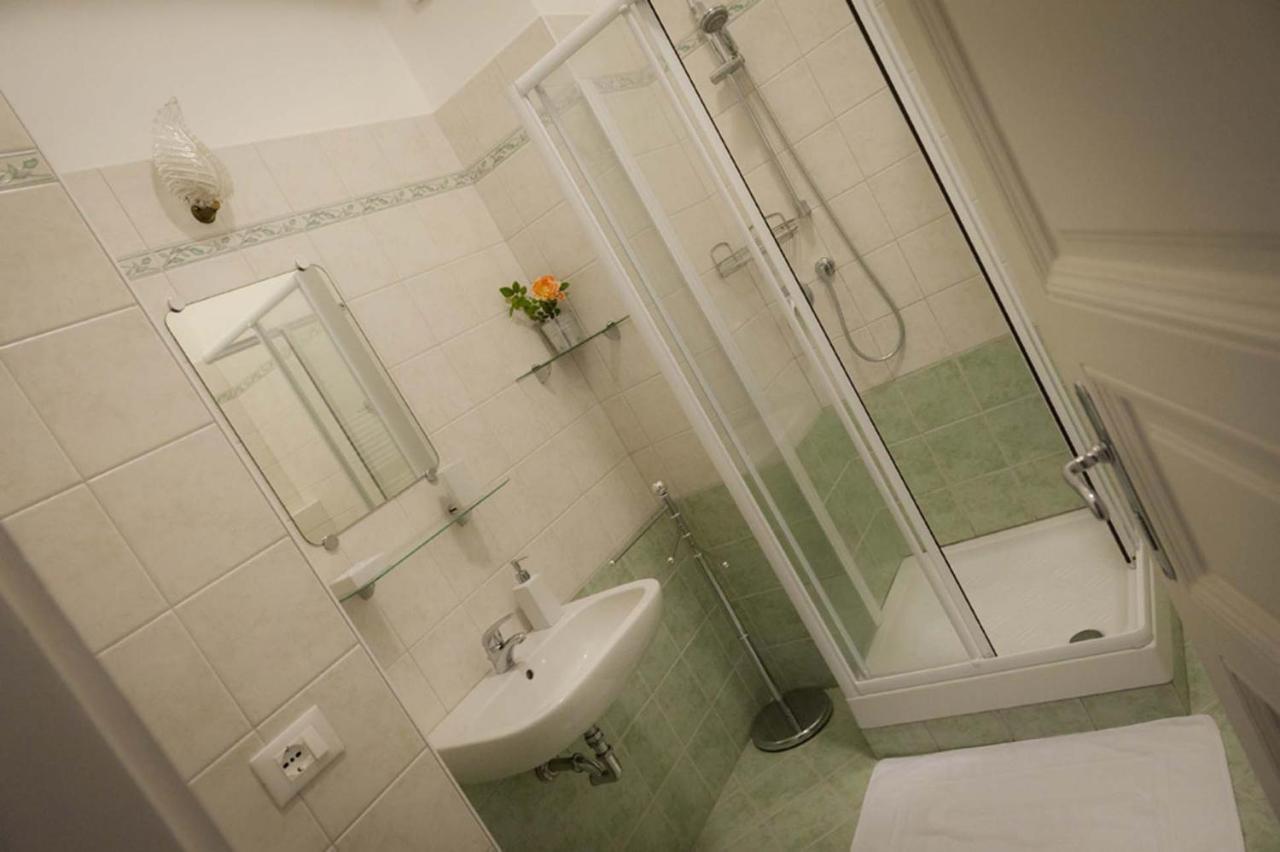Domus Liberta - Boutique Rooms Triest Exterior foto